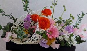 楽しく創るフラワーアレンジメント