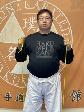 シニア世代の体力向上チューブトレーニング