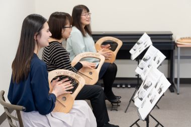 癒しの音色　竪琴(ライア)入門