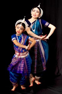 サリーを着て、インド舞踊を踊ってみよう!